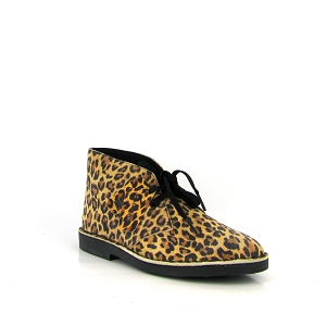 CLARKS DESERT BOOT LEOPARD SUEDE <br> Beige
