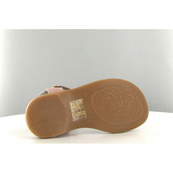 Palla kid nu pied salute roseC092001_3