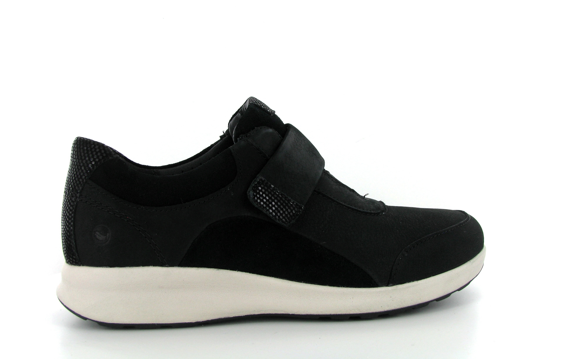 un adorn lo clarks