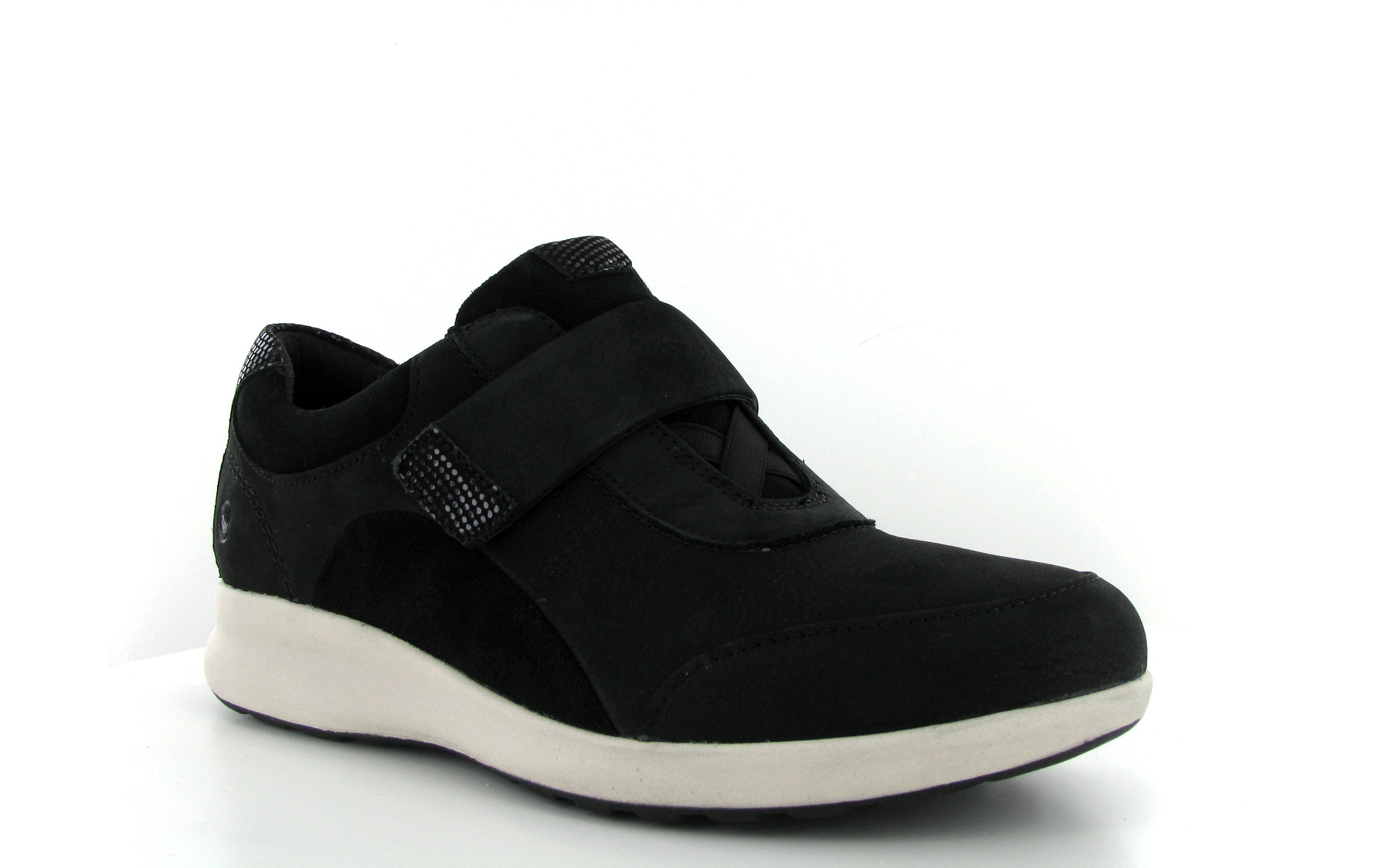 un adorn lo clarks