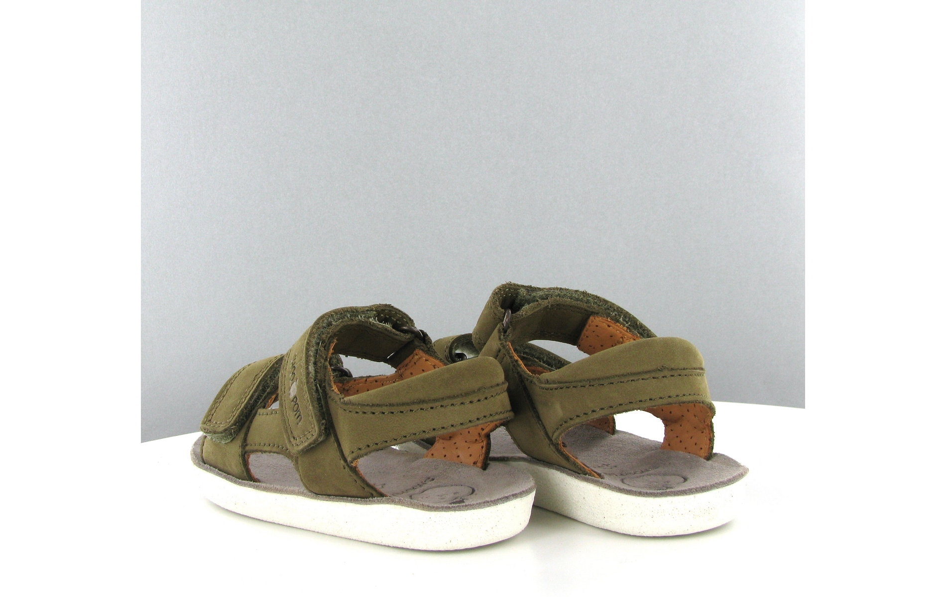 nu pied shoo pom
