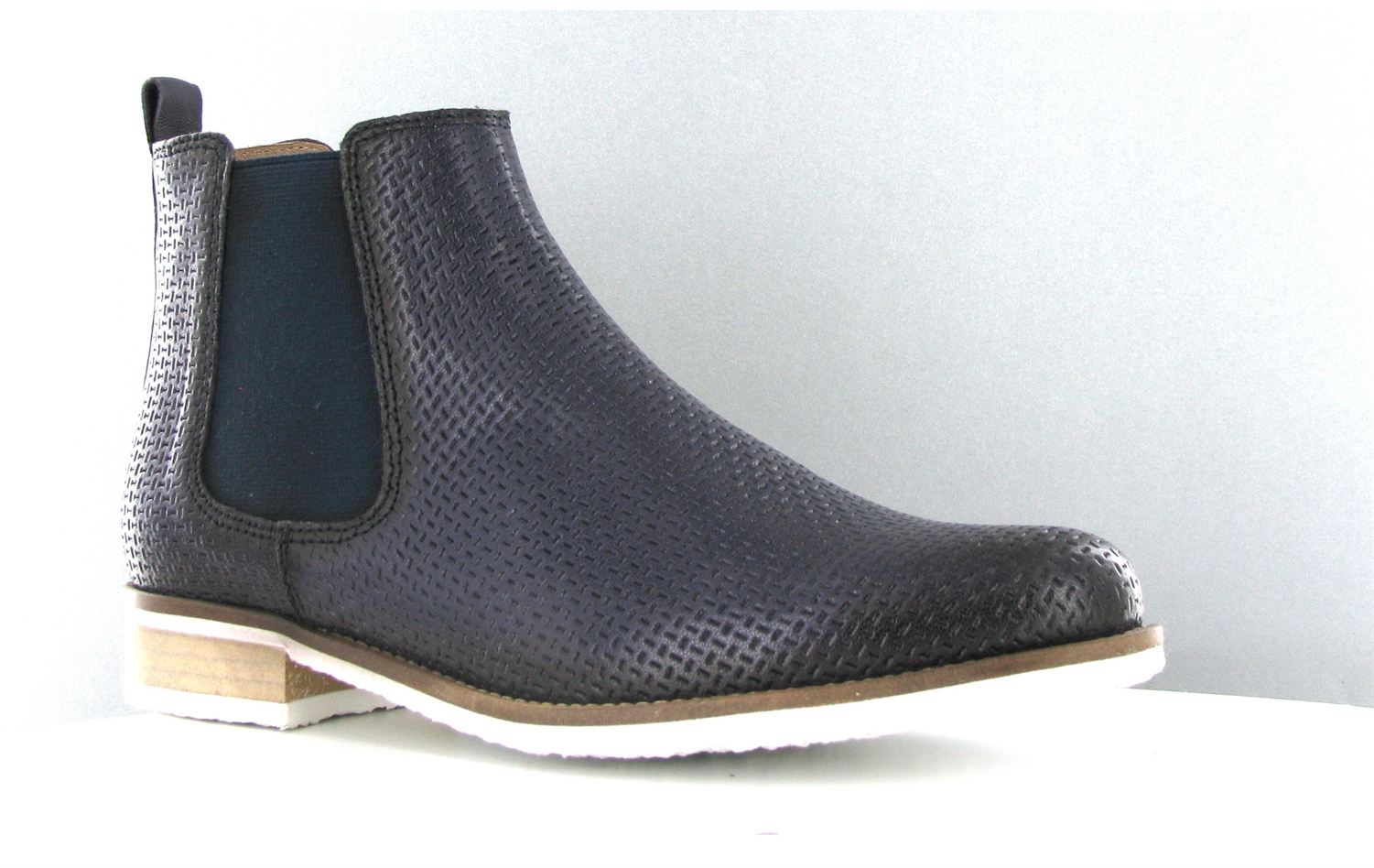 pinto di blu derbies