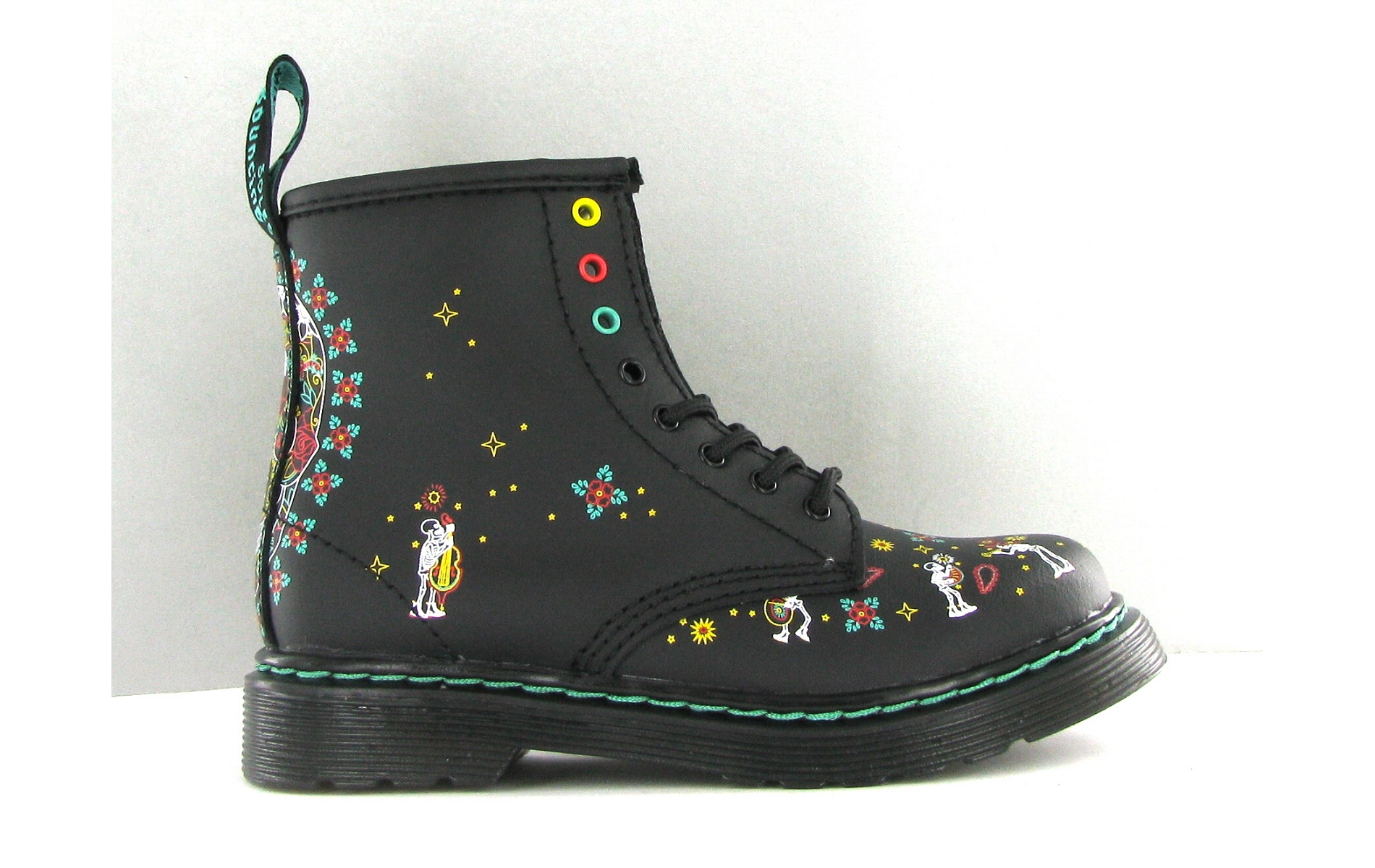 doc martens skull