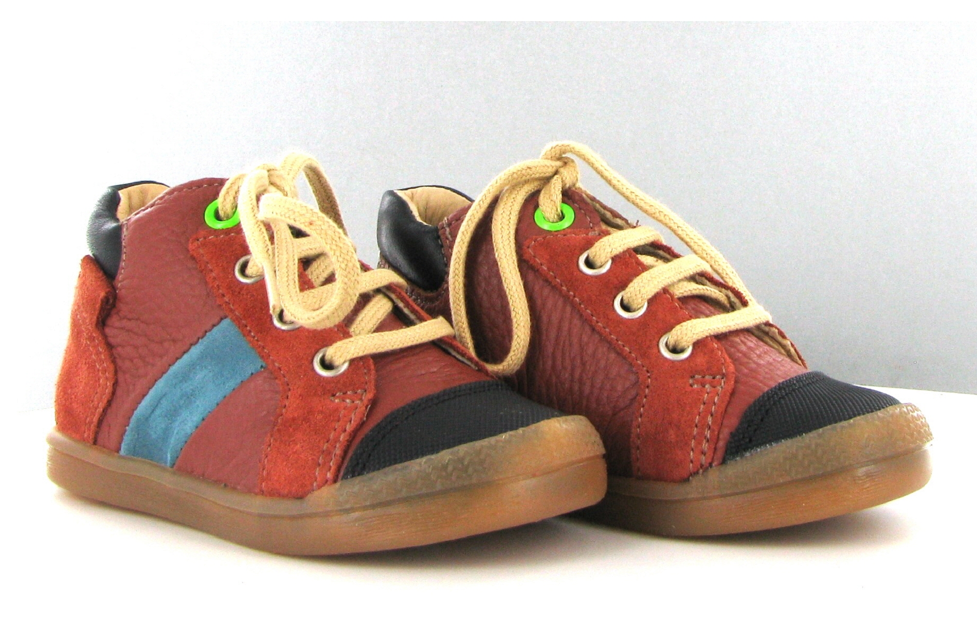 chaussure fille lacoste