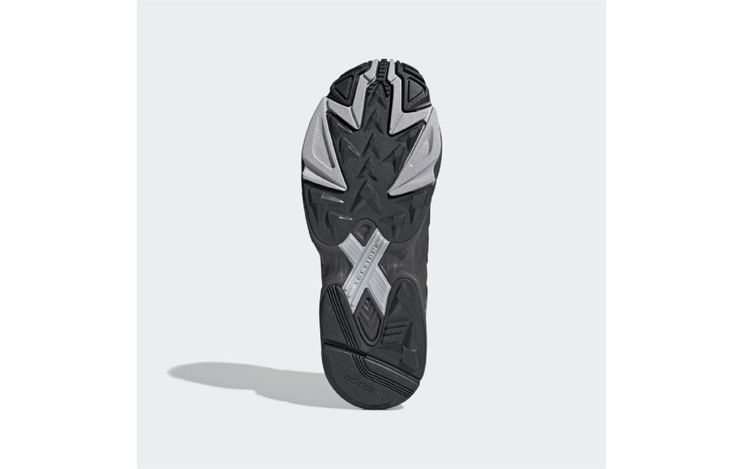 white womens adidas nmd r1