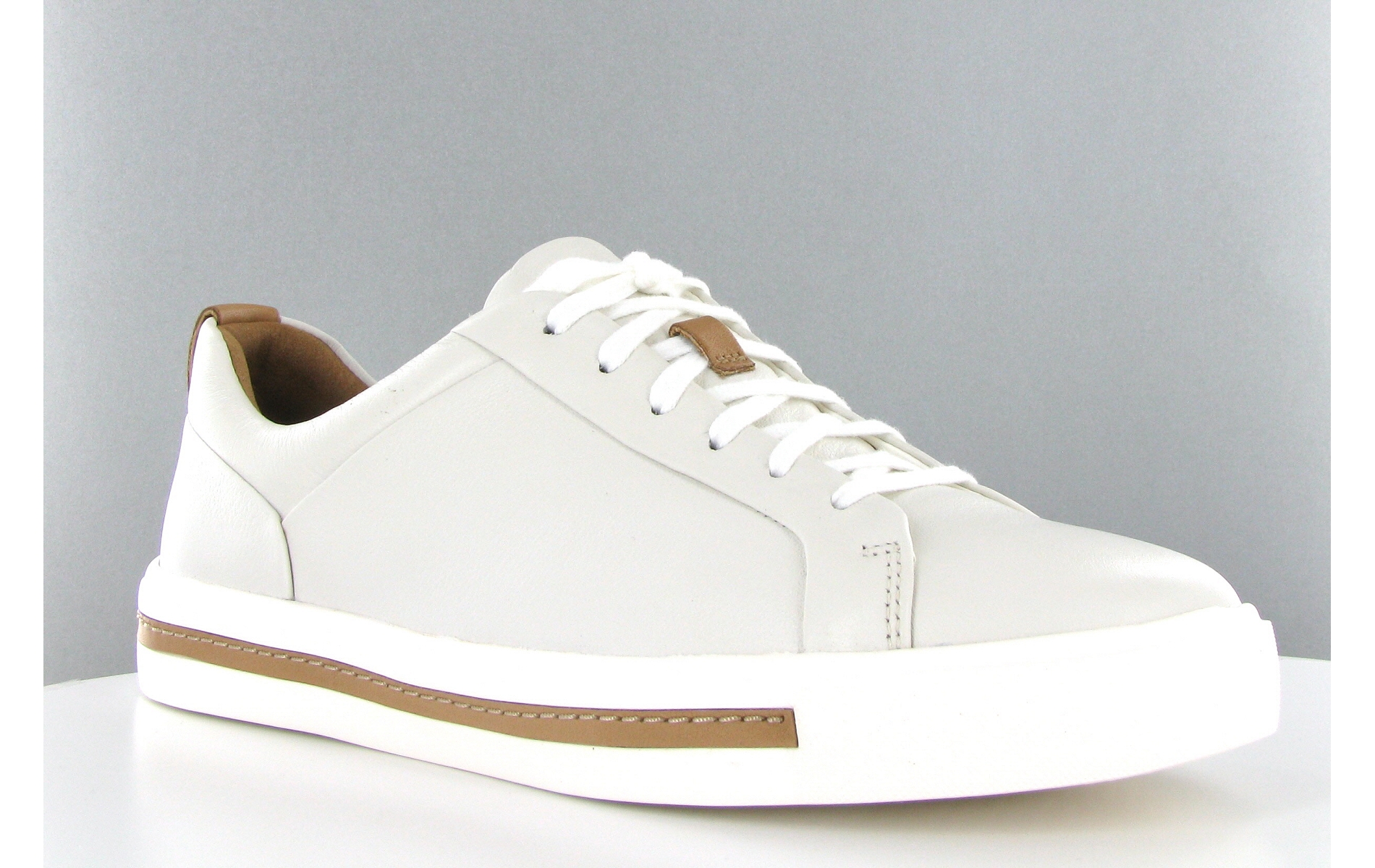 un maui lace clarks white